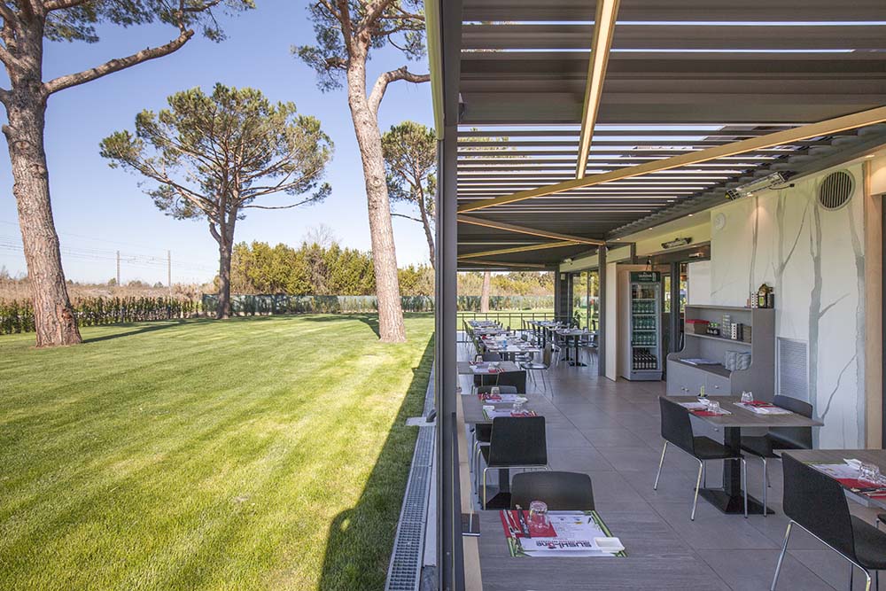 Bioclimatics Alba para un restaurante elegante y de tendencia