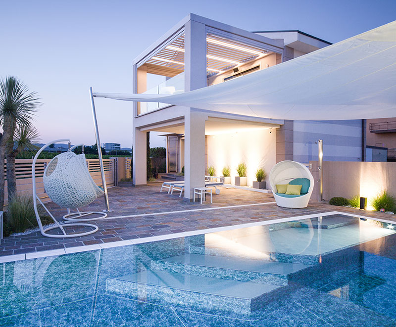 How to design a garden with a pool
