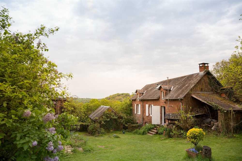 Cottages, Gutshöfe und Landhäuser: drei Stile von Häusern auf dem Land, die man rund ums Jahr genießen kann